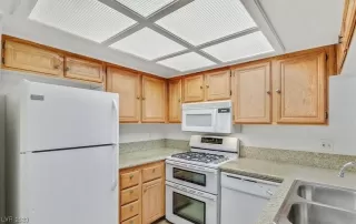 Photo #6: 2546487 Listing