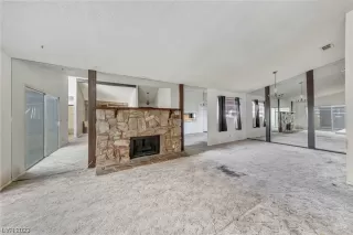 Photo #4: 2546495 Listing