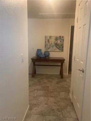 Photo #5: 2546517 Listing 