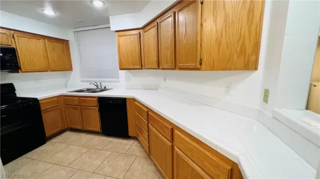 MLS: 2546536 Condo For Sale