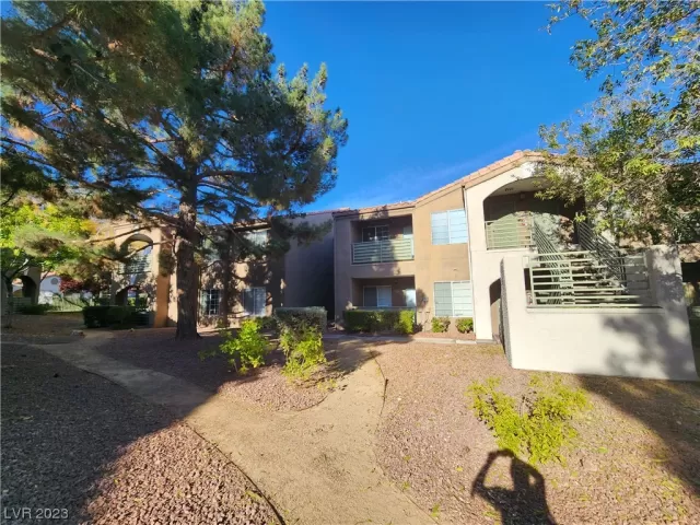 MLS: 2546544 Condo For Sale