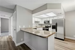 Photo #3: 2546565 Listing