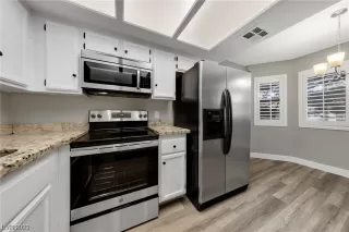 Photo #5: 2546565 Listing