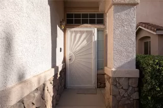 Photo #4: 2546579 Listing