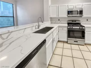 Photo #5: 2546589 Listing 