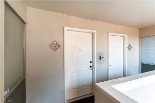 Photo #3: 2546604 Listing