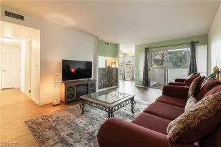 Photo #5: 2546604 Listing