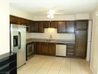 Photo #3: 2546618 Listing