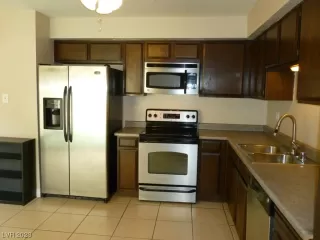 Photo #4: 2546618 Listing