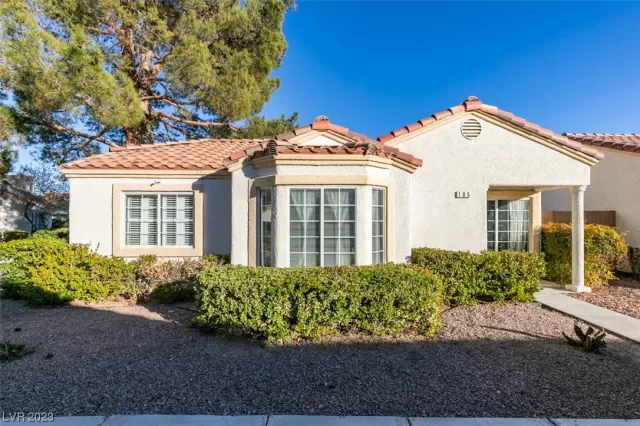 MLS: 2546656 Condo For Sale