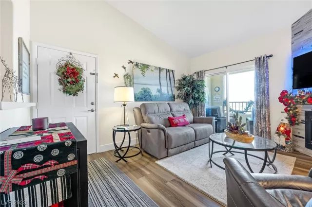 MLS: 2546666 Condo For Sale