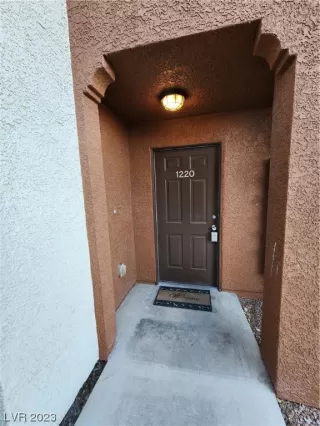 Photo #2: 2546679 Listing 