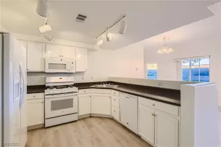 Photo #6: 2546679 Listing 