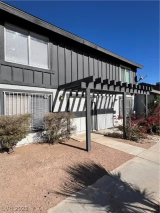 Photo #1: 2546682 Listing