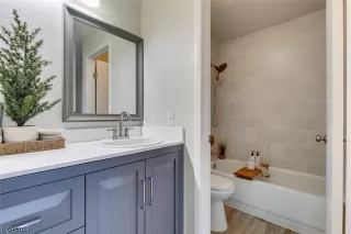 Photo #1: 2546746 Listing