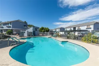 Photo #3: 2546746 Listing