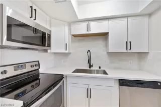 Photo #2: 2546759 Listing 