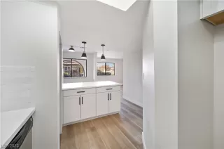 Photo #4: 2546759 Listing 