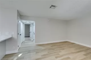 Photo #6: 2546769 Listing