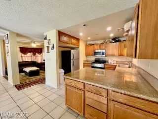 Photo #5: 2546837 Listing 