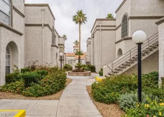 Photo #1: 2546848 Listing