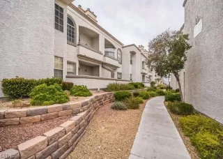 Photo #2: 2546848 Listing