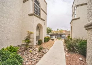 Photo #3: 2546848 Listing