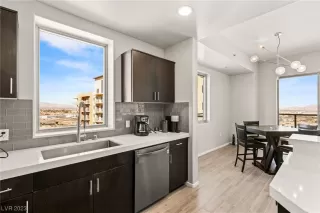 Photo #5: 2546862 Listing