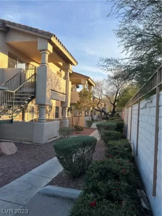 Photo #2: 2546871 Listing