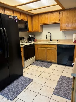 Photo #5: 2546871 Listing