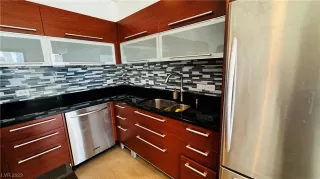 Photo #5: 2546947 Listing 