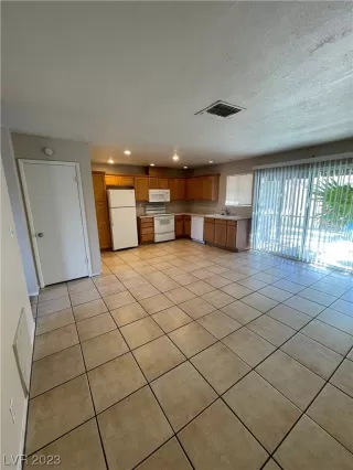 Photo #3: 2546949 Listing 