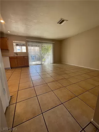 Photo #4: 2546949 Listing 