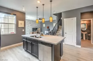 Photo #5: 2546958 Listing 