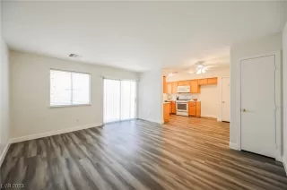 Photo #5: 2546994 Listing