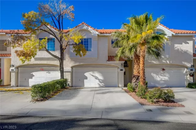 MLS: 2546995 Condo For Sale