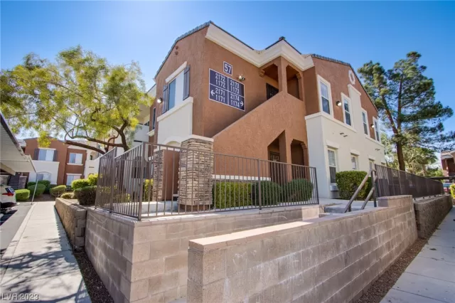 MLS: 2547014 Condo For Sale