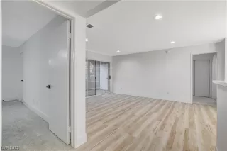 Photo #2: 2547109 Listing 