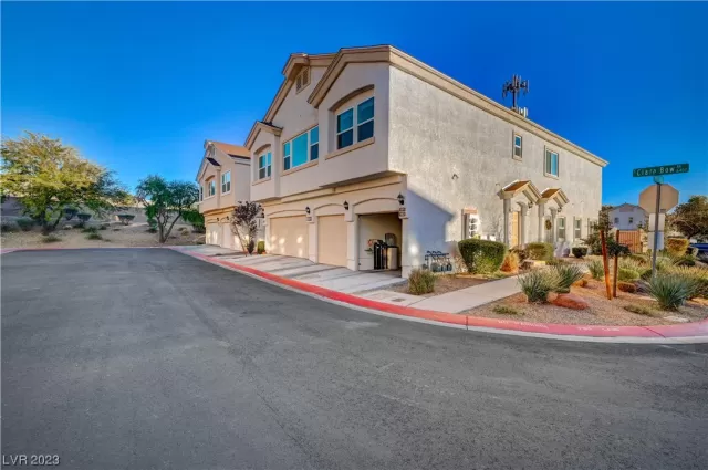 MLS: 2547110 Condo For Sale