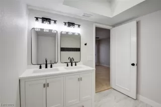 Photo #5: 2547135 Listing