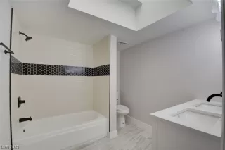 Photo #6: 2547135 Listing