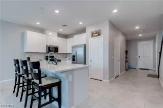 Photo #4: 2547150 Listing