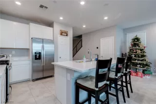 Photo #5: 2547150 Listing