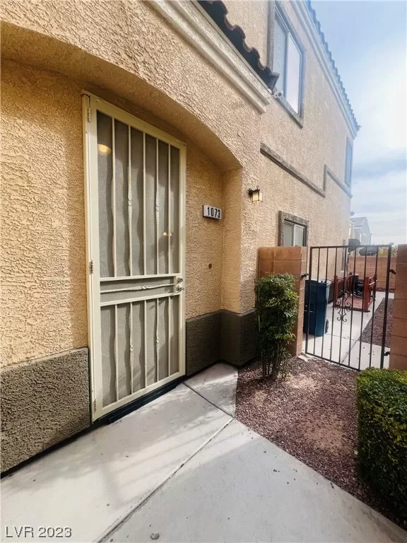 MLS: 2547176 Condo For Sale