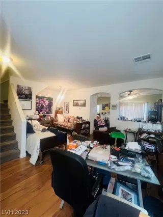 Photo #2: 2547176 Listing