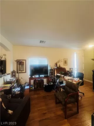 Photo #6: 2547176 Listing