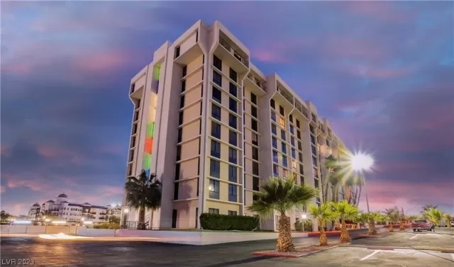 MLS: 2547223 Condo For Sale