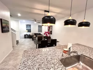 Photo #3: 2547226 Listing