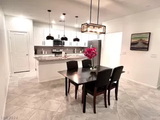 Photo #4: 2547226 Listing