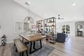 Photo #6: 2547233 Listing